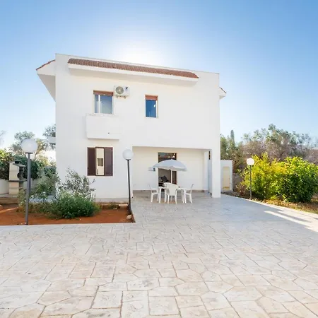 Luxury Air-conditioned 12 Beds Torre Cesarea