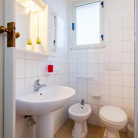 Luxury Air-conditioned 12 Beds Torre Cesarea *